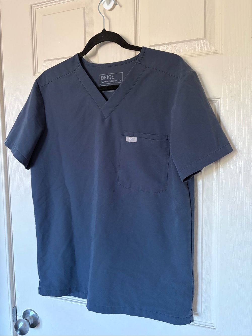 🎉 FIGS - Small Men’s Scrub Top